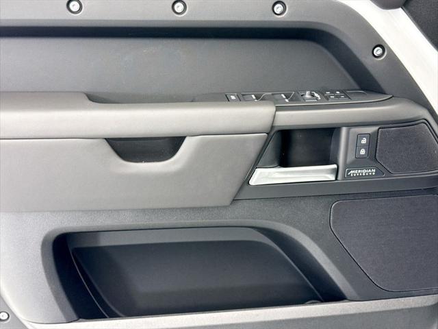 2026 Land Rover Defender P400 X-Dynamic SE