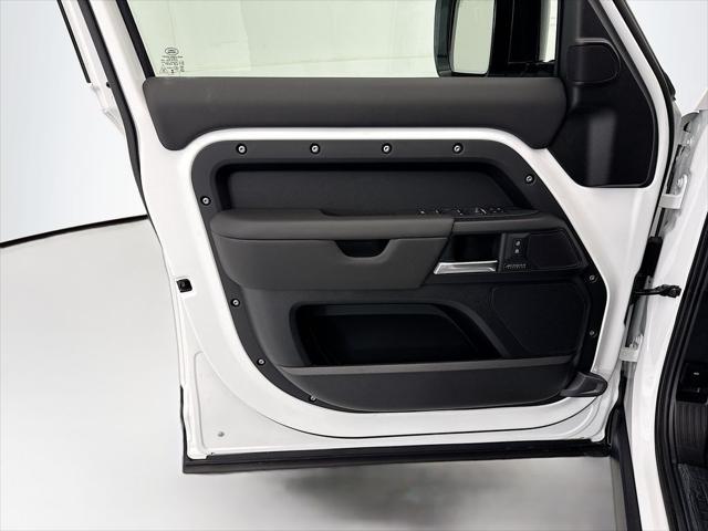 2026 Land Rover Defender P400 X-Dynamic SE