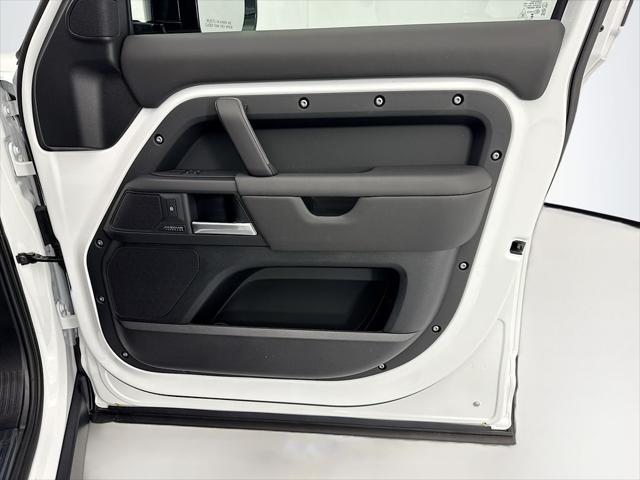 2026 Land Rover Defender P400 X-Dynamic SE