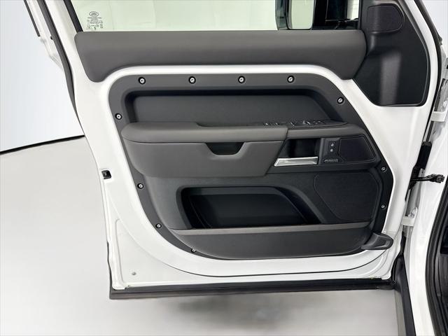 2026 Land Rover Defender P400 X-Dynamic SE