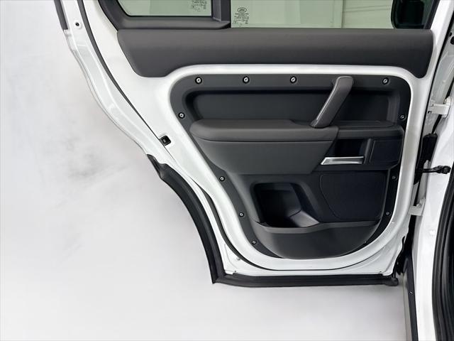 2026 Land Rover Defender P400 X-Dynamic SE