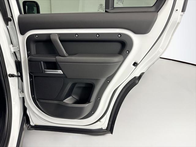 2026 Land Rover Defender P400 X-Dynamic SE
