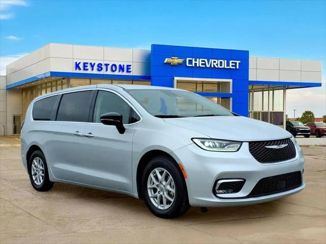2024 Chrysler Pacifica Touring L for sale in Sand Springs, OK