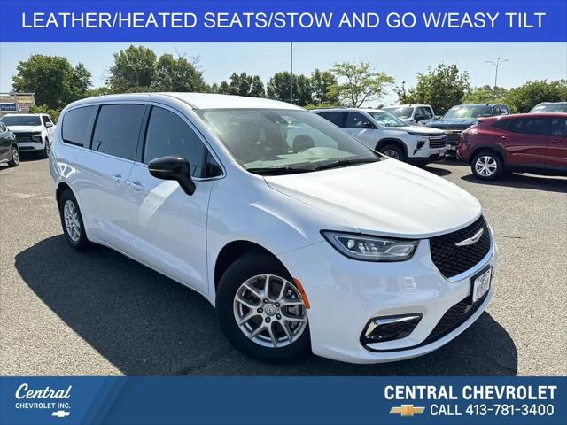 2025 Chrysler Pacifica Select for sale in West Springfield, MA