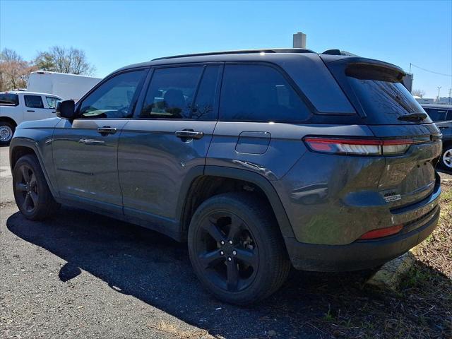 2023 Jeep Grand Cherokee Altitude 4x4 2023 Jeep Grand Cherokee Altitude 4x4