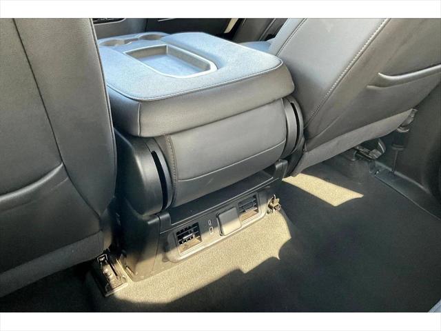 2024 GMC Sierra 1500 4WD Crew Cab Short Box SLT