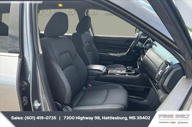 2025 Nissan Pathfinder SV FWD