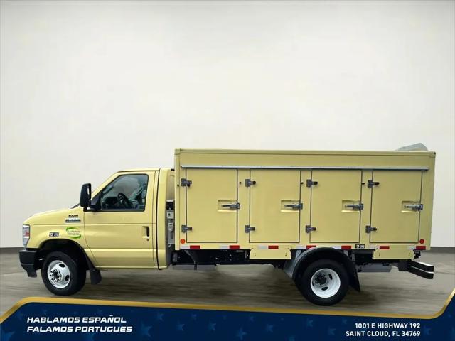 2022 Ford E-450 Cutaway Base