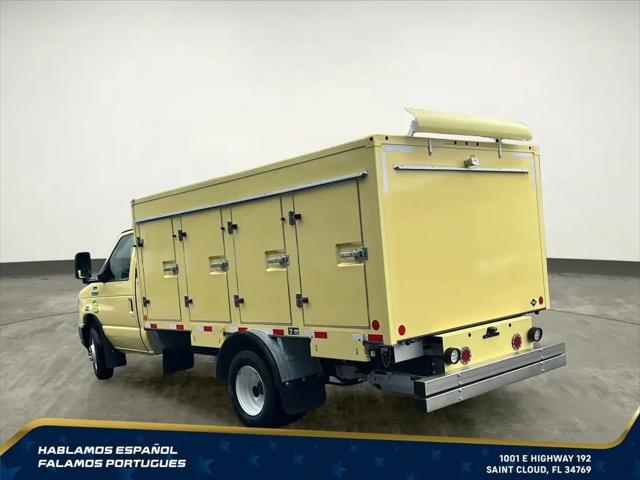 2022 Ford E-450 Cutaway Base