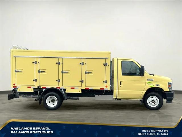 2022 Ford E-450 Cutaway Base