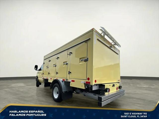 2022 Ford E-450 Cutaway Base