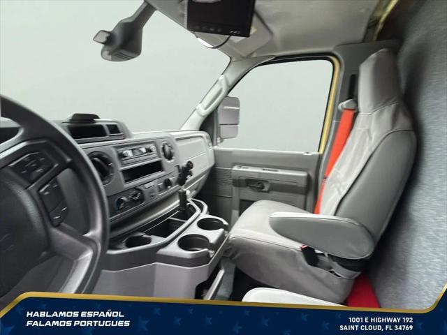 2022 Ford E-450 Cutaway Base