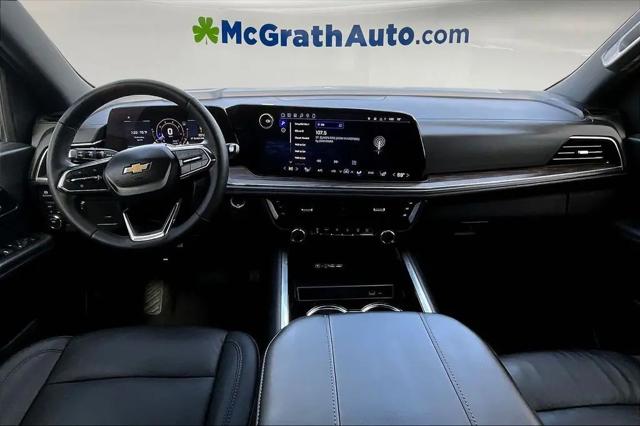 2025 Chevrolet Suburban 4WD LT