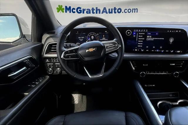 2025 Chevrolet Suburban 4WD LT
