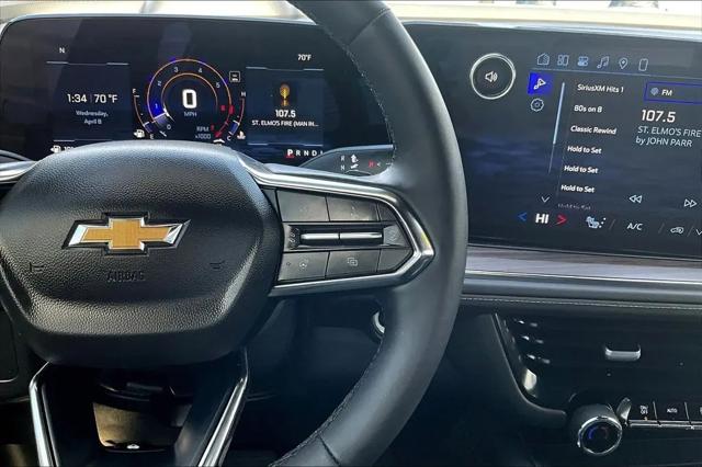 2025 Chevrolet Suburban 4WD LT