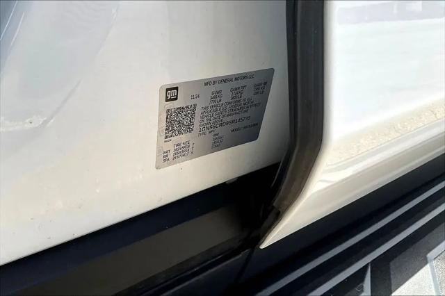 2025 Chevrolet Suburban 4WD LT