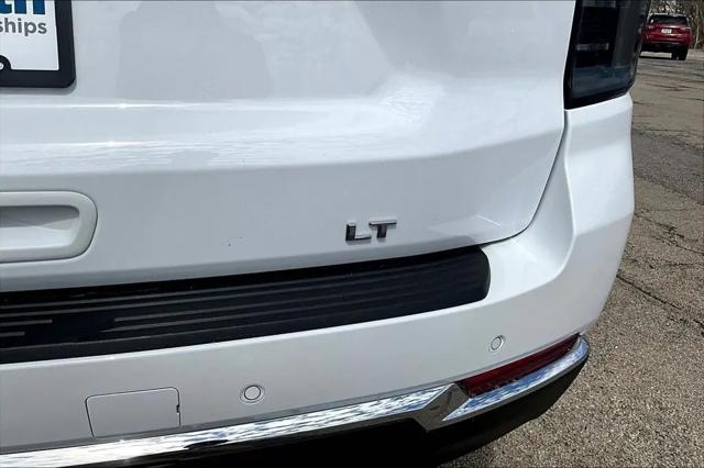 2025 Chevrolet Suburban 4WD LT