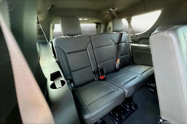 2025 Chevrolet Suburban 4WD LT