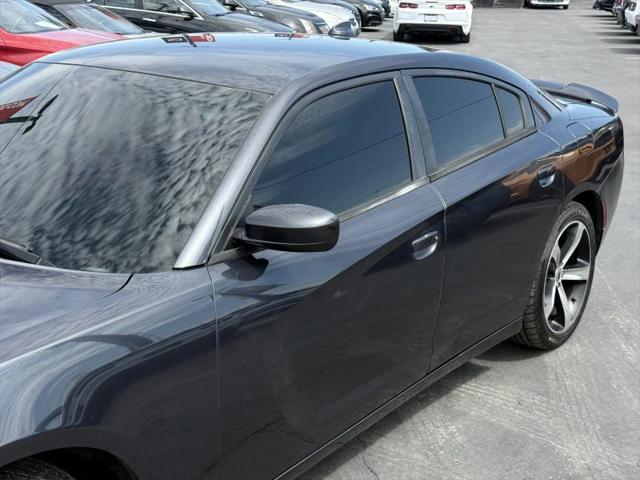 2017 Dodge Charger SXT RWD