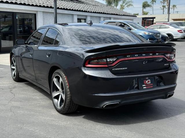 2017 Dodge Charger SXT RWD