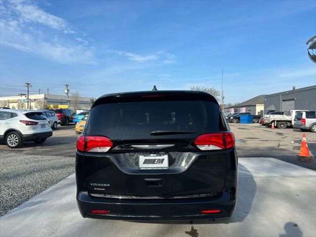 2021 Chrysler Voyager L