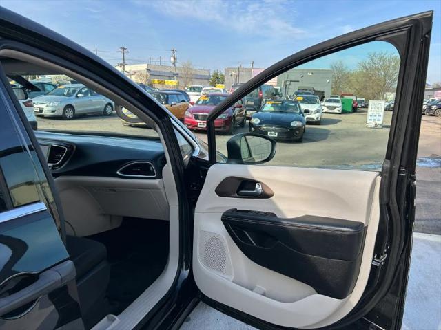 2021 Chrysler Voyager L