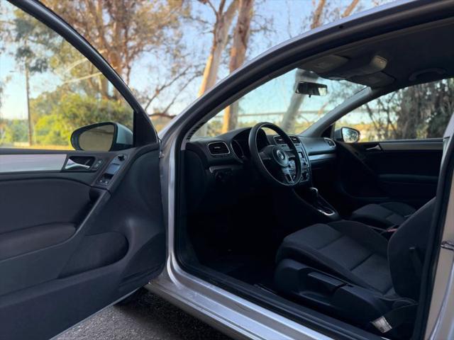 2012 Volkswagen Golf 2.5L 2-Door