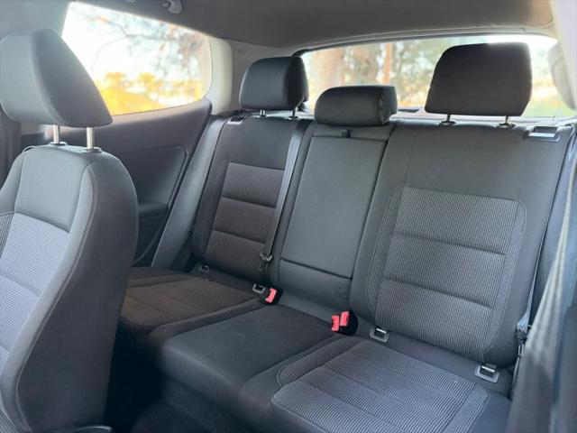 2012 Volkswagen Golf 2.5L 2-Door