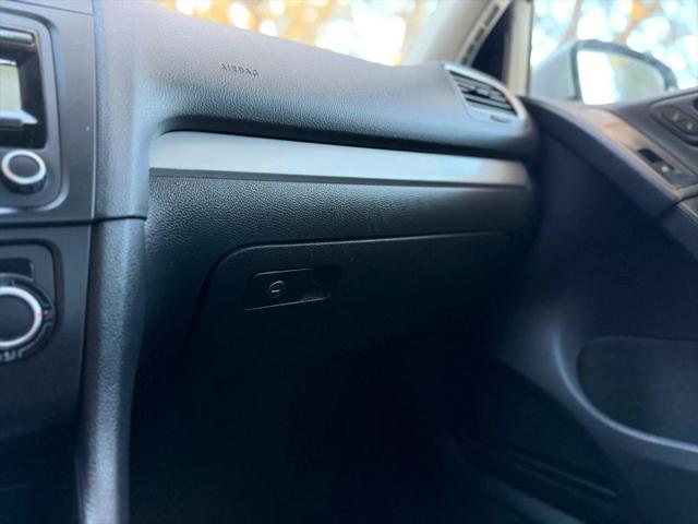 2012 Volkswagen Golf 2.5L 2-Door