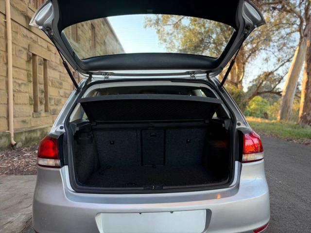 2012 Volkswagen Golf 2.5L 2-Door