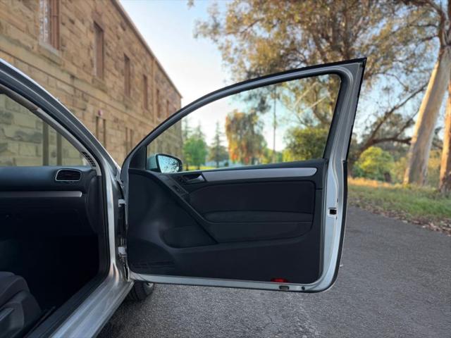 2012 Volkswagen Golf 2.5L 2-Door