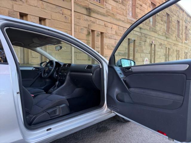 2012 Volkswagen Golf 2.5L 2-Door