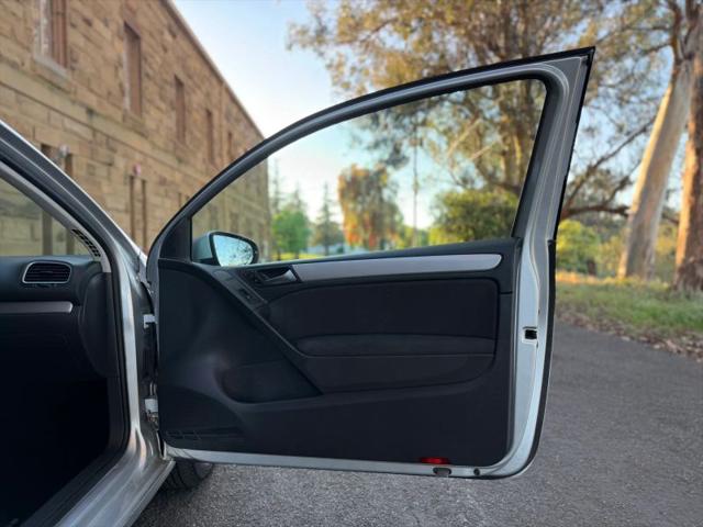 2012 Volkswagen Golf 2.5L 2-Door