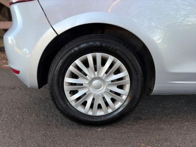 2012 Volkswagen Golf 2.5L 2-Door