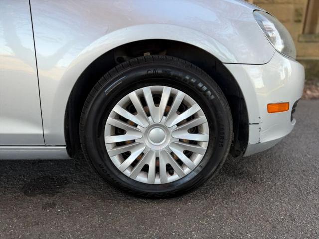 2012 Volkswagen Golf 2.5L 2-Door
