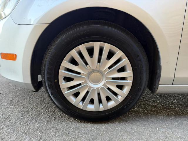 2012 Volkswagen Golf 2.5L 2-Door