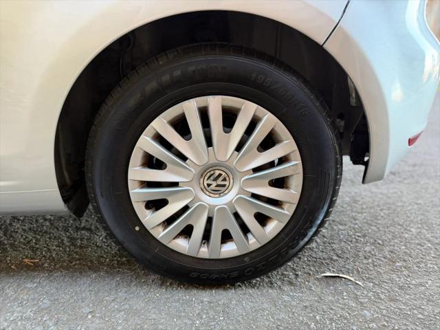2012 Volkswagen Golf 2.5L 2-Door