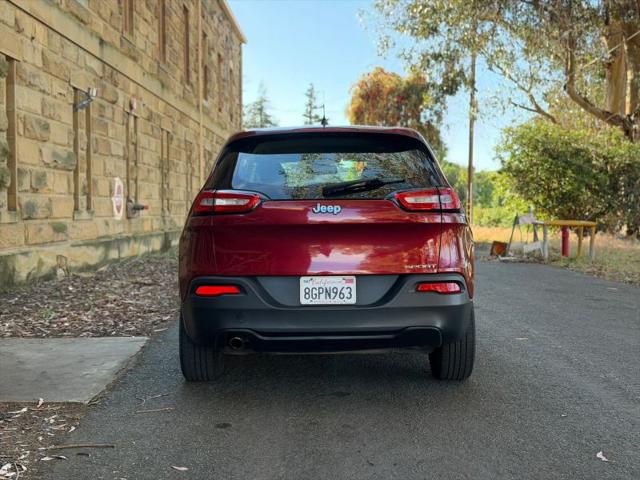 2016 Jeep Cherokee Sport