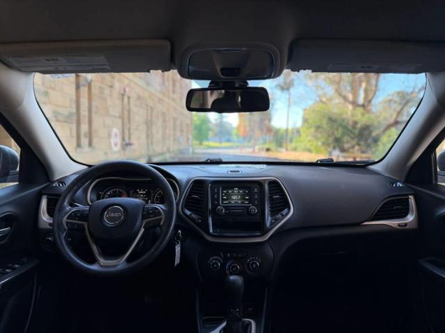 2016 Jeep Cherokee Sport