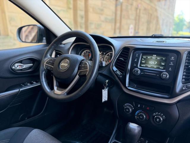 2016 Jeep Cherokee Sport