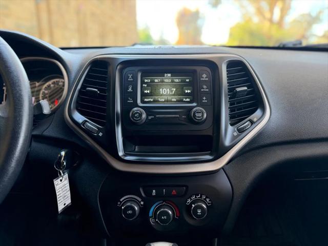 2016 Jeep Cherokee Sport