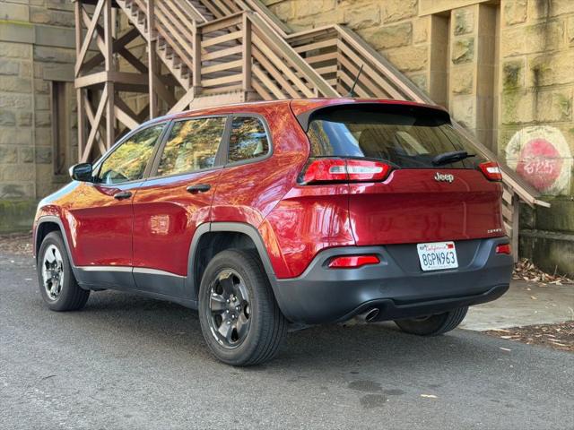 2016 Jeep Cherokee Sport