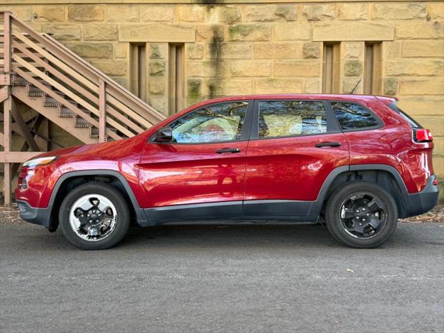 2016 Jeep Cherokee Sport