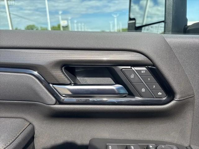 2026 GMC Sierra 2500HD Crew Cab, Standard Bed, AT4, 4WD