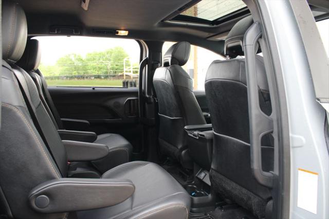 2024 Toyota Sienna Woodland Edition