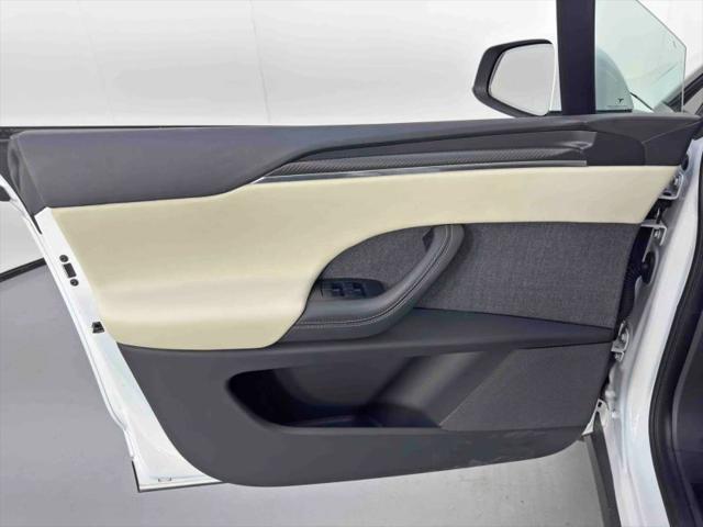 2022 Tesla Model X Plaid Tri Motor All-Wheel Drive