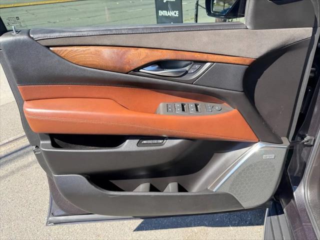 2017 Cadillac Escalade ESV Luxury