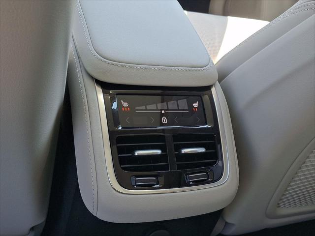 2026 Volvo XC90 Plug-In Hybrid Ultra Dark Theme, T8 AWD, Electric/Gasoline, 6 Seats