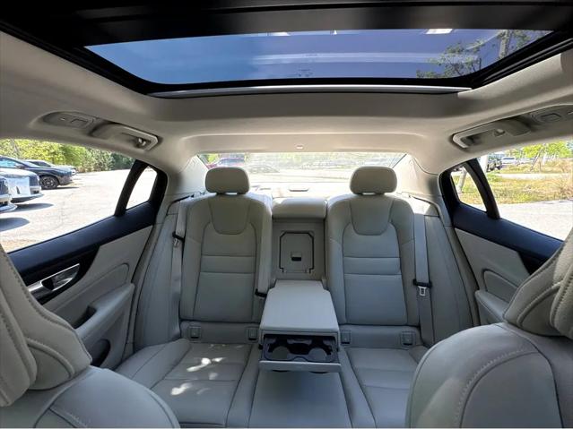 2024 Volvo S60 B5 Ultimate Dark Theme