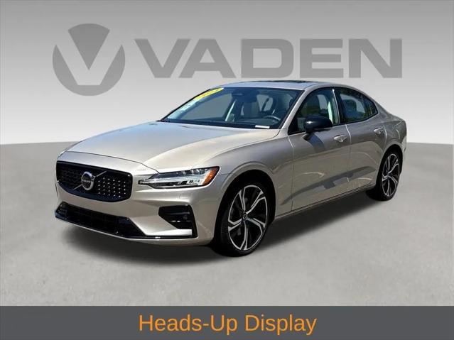 2024 Volvo S60 B5 Ultimate Dark Theme